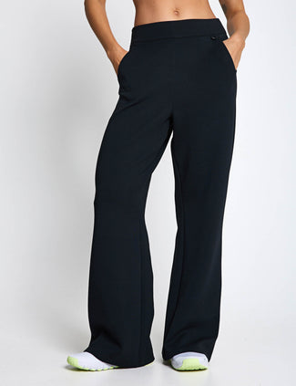 24.7 ImpossiblySoft Dri-FIT Loose Flared Pants - Black/Dark Smoke Grey 24.7 ImpossiblySoft Dri-FIT Loose Flared Pants - Black/Dark Smoke Grey