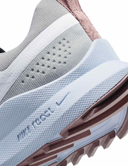 Nike Pegasus Trail 4 Shoes - Light Smoke Grey/Black/Glacier Blue/Whiteimages4- The Sports Edit