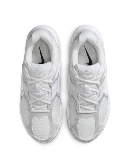 Nike V5 RNR Shoes - White/Black/Metallic Silverimages6- The Sports Edit