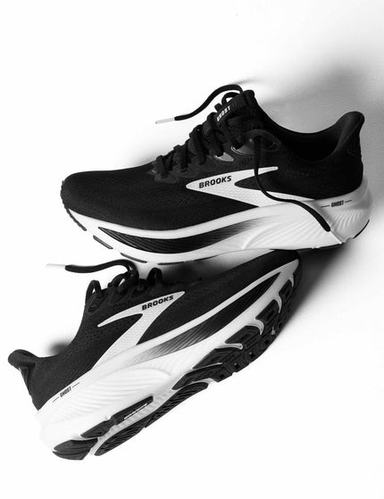 Brooks Ghost 17 - Black/Grey/Whiteimages4- The Sports Edit