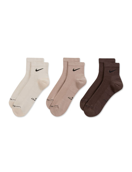 Nike Everyday Elevated Ankle Socks (3 Pairs) - Brownimages2- The Sports Edit