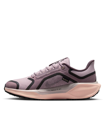Nike Pegasus 41 Gore-Tex Shoes - Platinum Violet/Black/Crimson Tintimages5- The Sports Edit