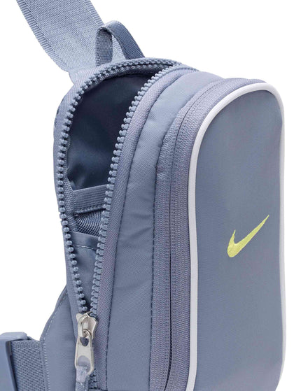 Nike Sportswear Essentials Crossbody Bag (1L) - Ashen Slate/White/Light Laser Orangeimages4- The Sports Edit