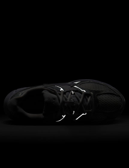 Nike V5 RNR Shoes - White/Black/Metallic Silverimages3- The Sports Edit