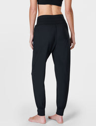 Gaia Yoga Capri Pants - Black, Women's Trousers & Yoga Pants