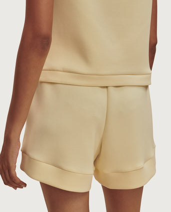 Atrium High Waisted Short 4.5