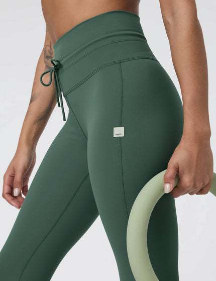 Vuori The Yosemite Set - Agate Greenimages6- The Sports Edit